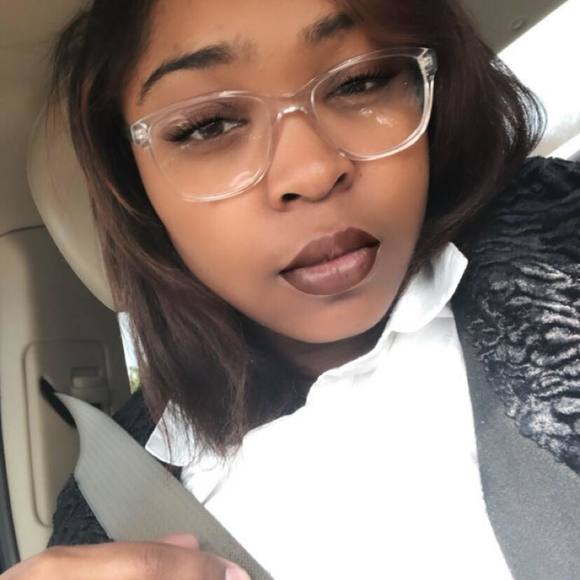 Meet your Posher, Carlisa - Picture 1 of 1